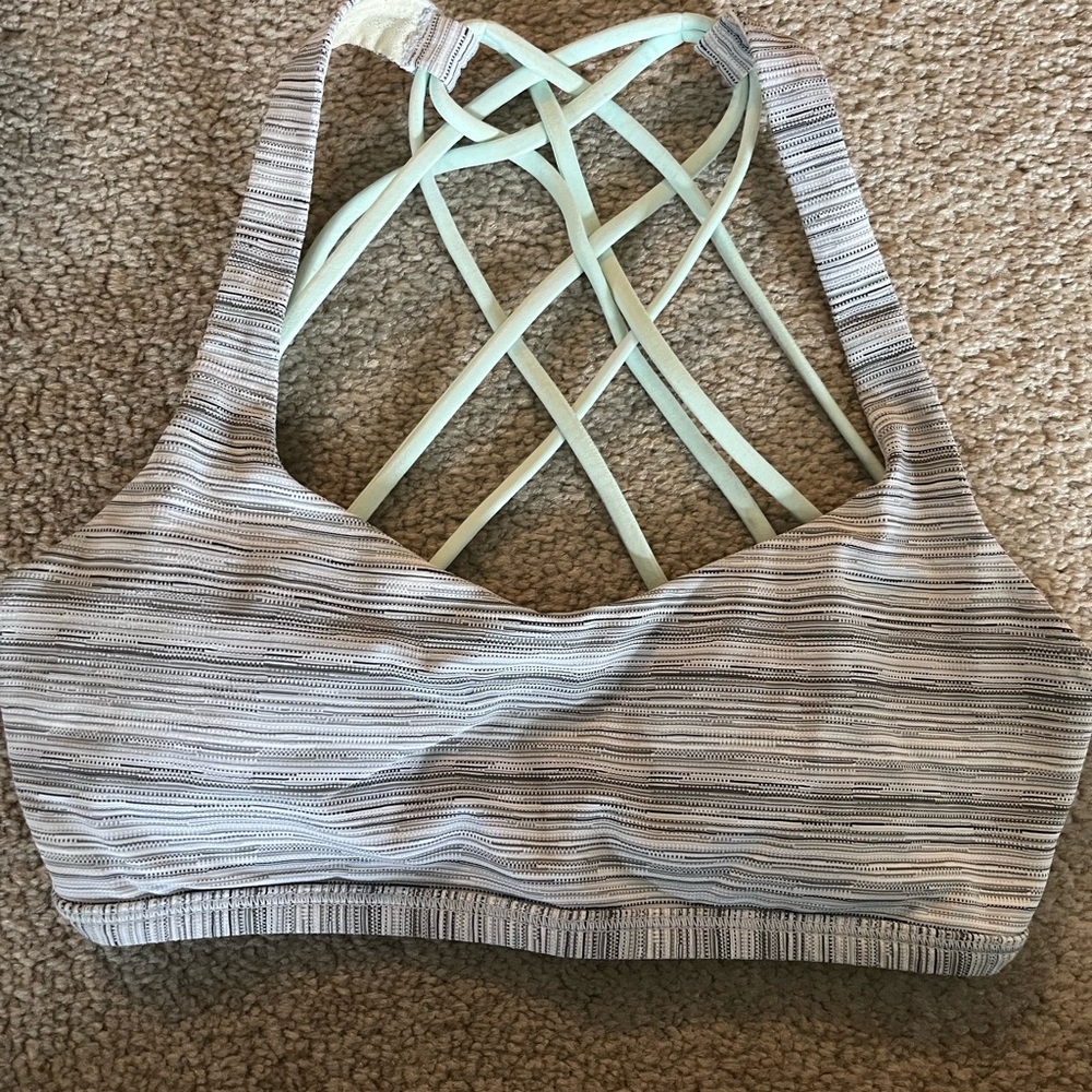 Lululemon sports bra